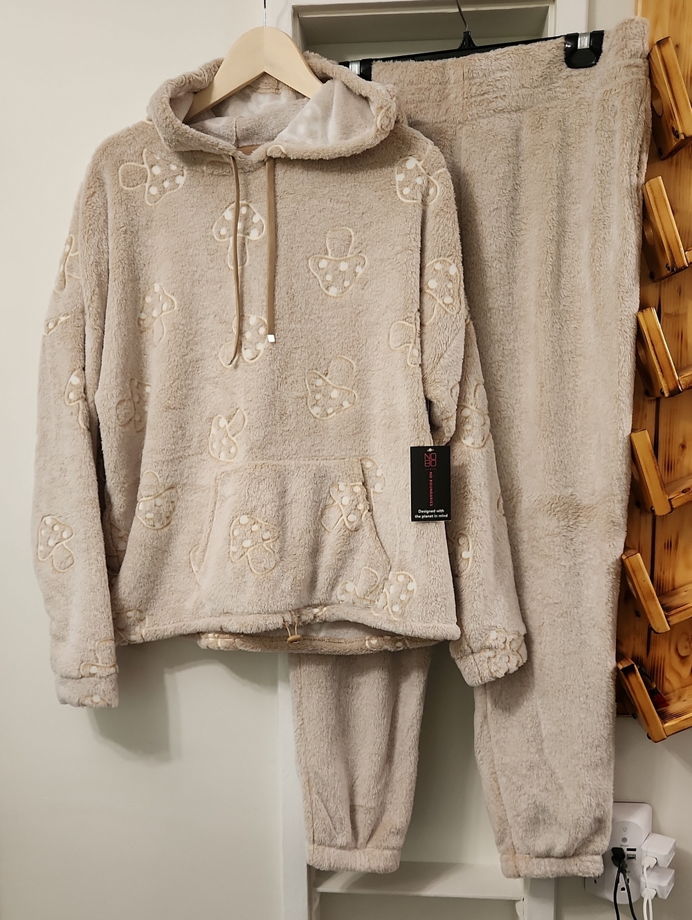 No Boundaries Plush Mushroom Lounge Set Hoodie & Joggers Tan XL